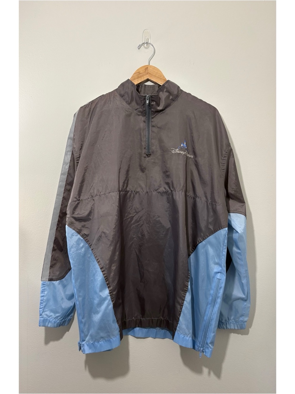 Walt Disney World Disneyland Resort quarter-zip oversized windbreaker (M/L)